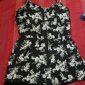 Cute jumper with lace detail